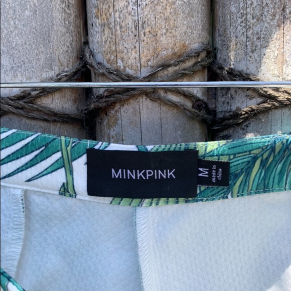 MINKPINK Palm fronds banana leaf shorts M - Picture 4 of 14